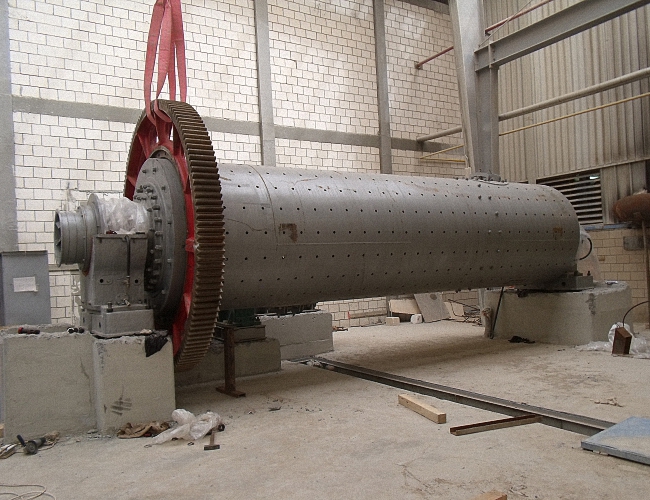 Wet ball mill installation